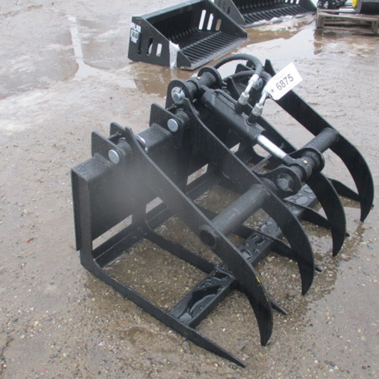 #6875 • Mini Skidsteer Skeleton Grapple