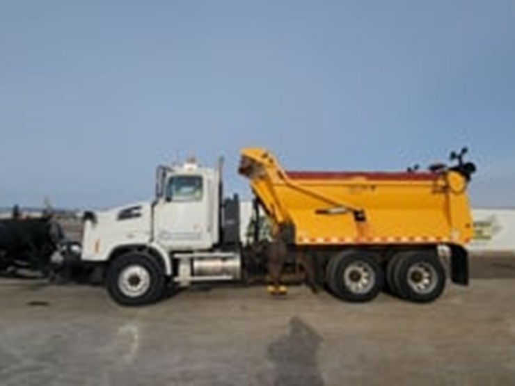 2015-western-star-4700-image-5