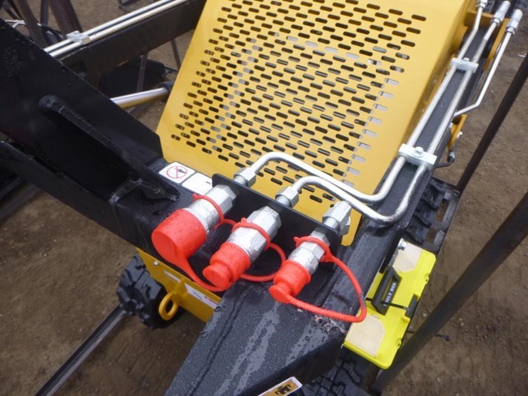 2025-agt-mx-crt23-skid-steer-track-loader-image-10