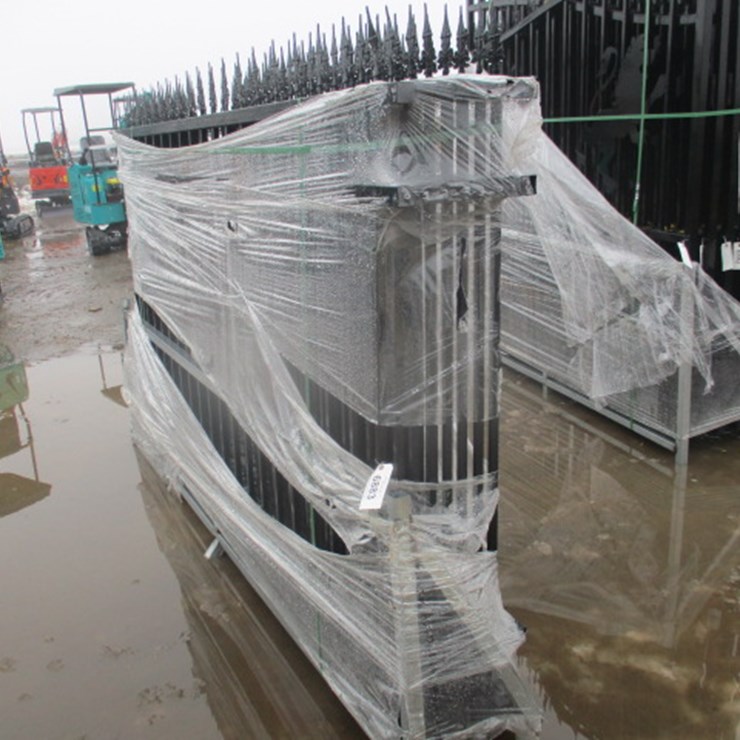 #6883 • WROUGHT IRON FENCE