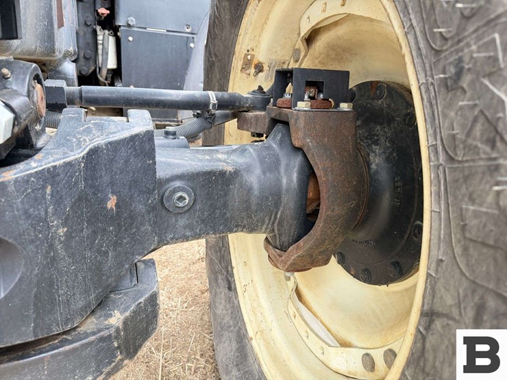 new-holland-t8.330-image-14