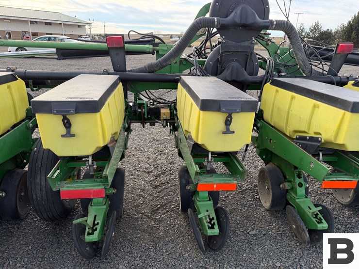 john-deere-1720-image-31