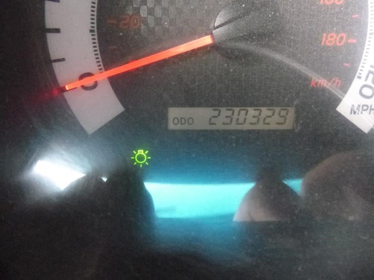 2013-toyota-tacoma-image-18