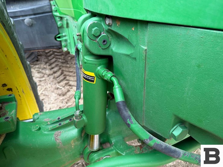 2012-john-deere-7215r-image-46