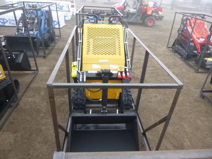 2025-agt-mx-crt23-skid-steer-track-loader-image-5