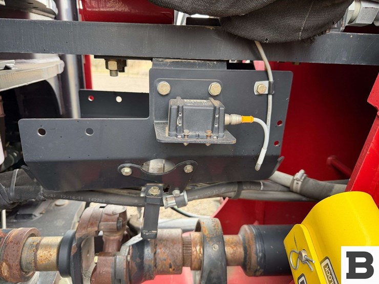 2012-case-ih-600-image-35