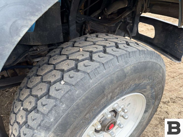 2003-international-7600-image-35