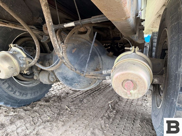 2003-international-7600-image-29