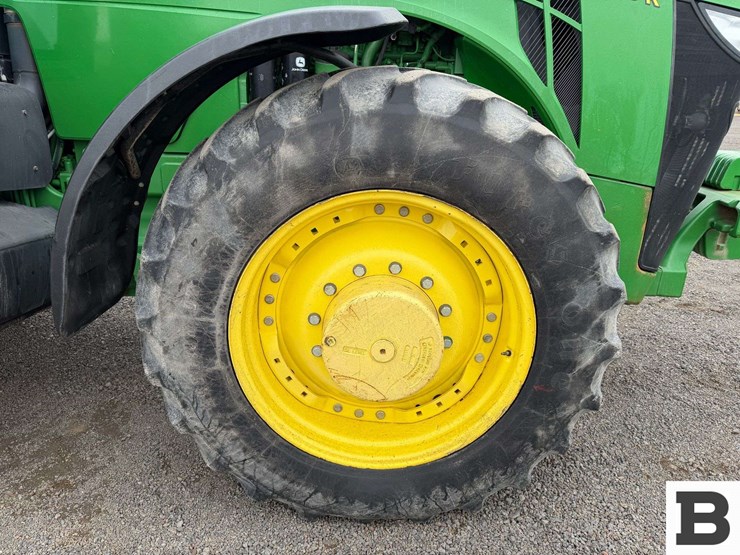 2011-john-deere-8310r-image-45