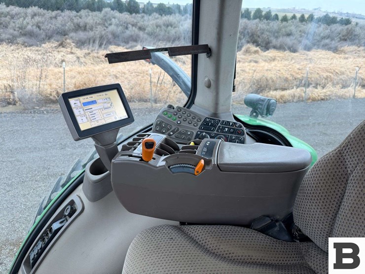 2012-john-deere-8335r-image-94