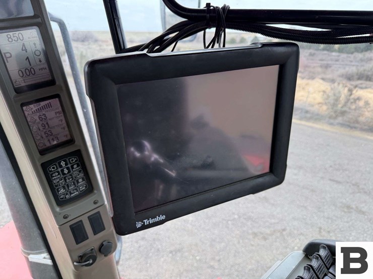 2012-case-ih-600-image-97