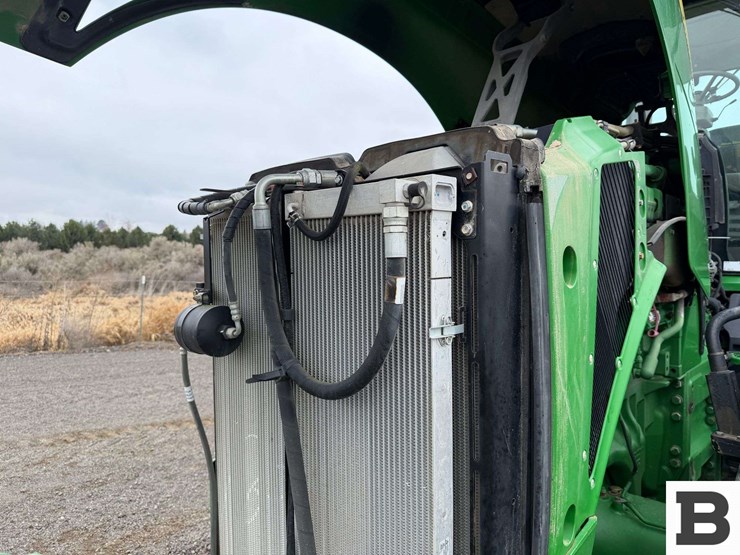 2011-john-deere-8310r-image-50