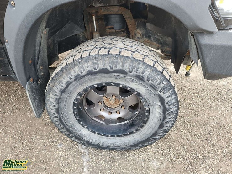 2017-dodge-3500-image-13