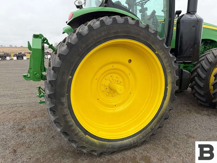2012-john-deere-8335r-image-51