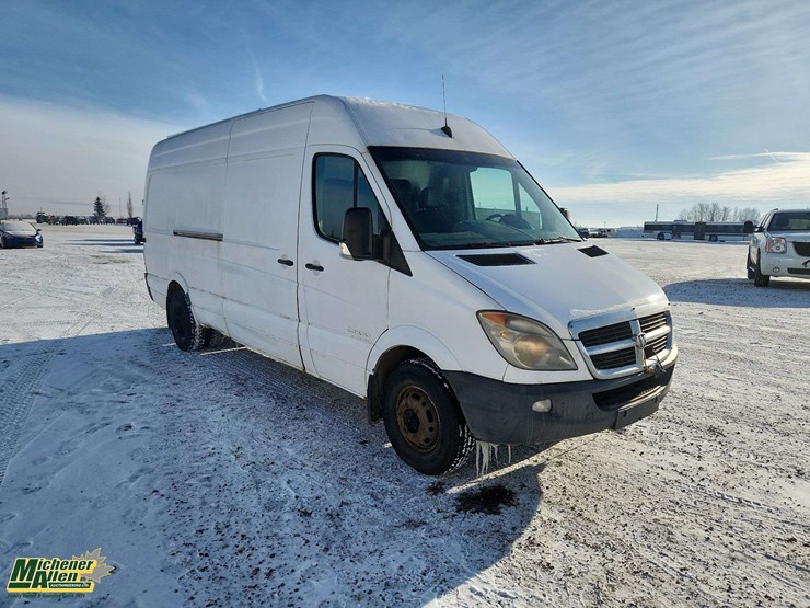 2009-dodge-sprinter-3500-image-2