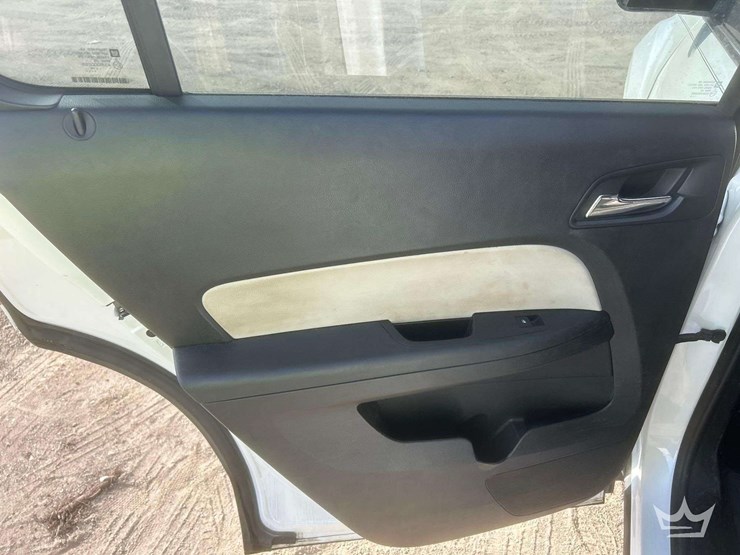 2017-chevrolet-equinox-image-21