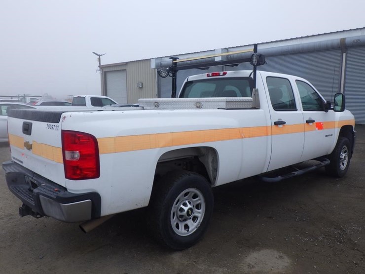 2014-chevrolet-3500hd-image-3