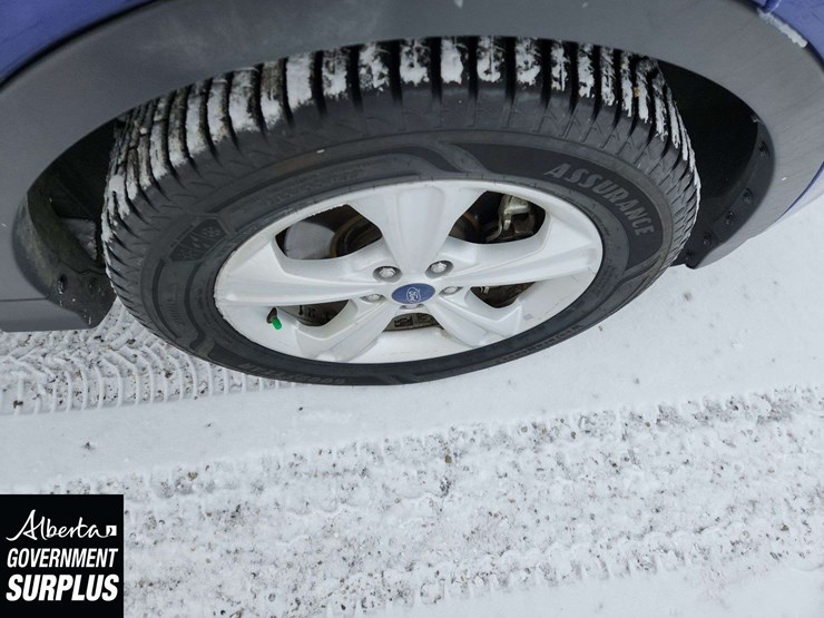 2013-ford-escape-se-image-13