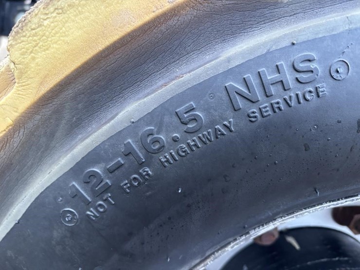 2015-jlg-g5-18a-image-16