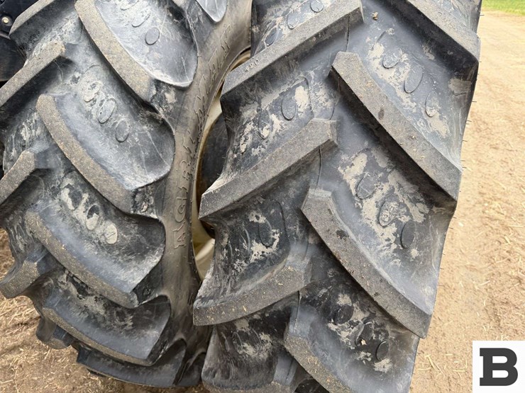 new-holland-t8.330-image-52