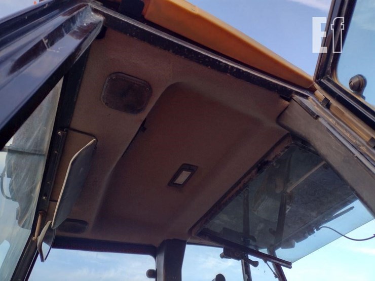 2005-caterpillar-420d-image-17