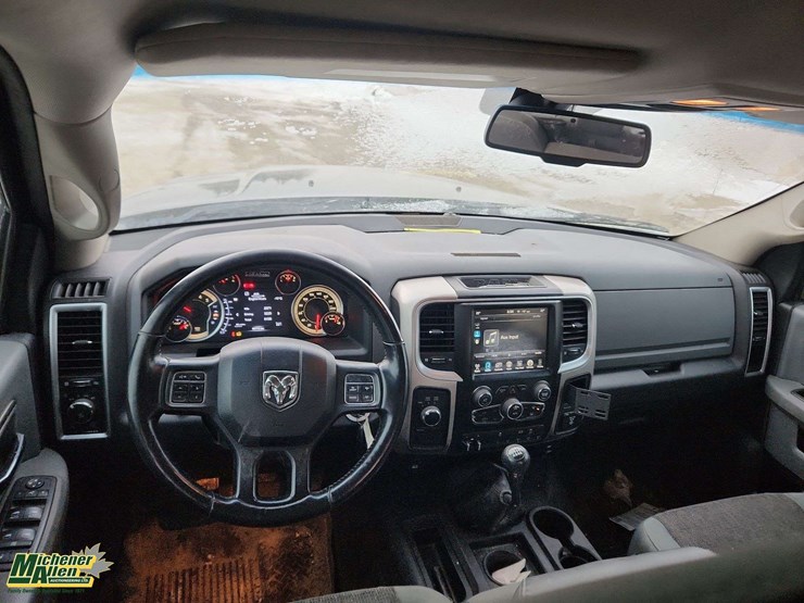 2017-dodge-3500-image-19