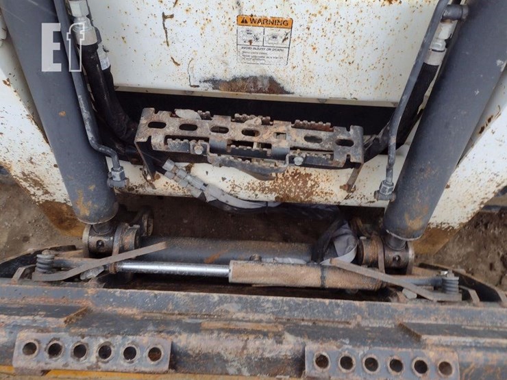 2017-bobcat-t740-image-16