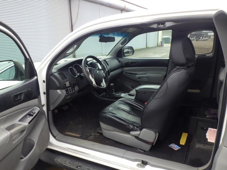 2014-toyota-tacoma-image-5