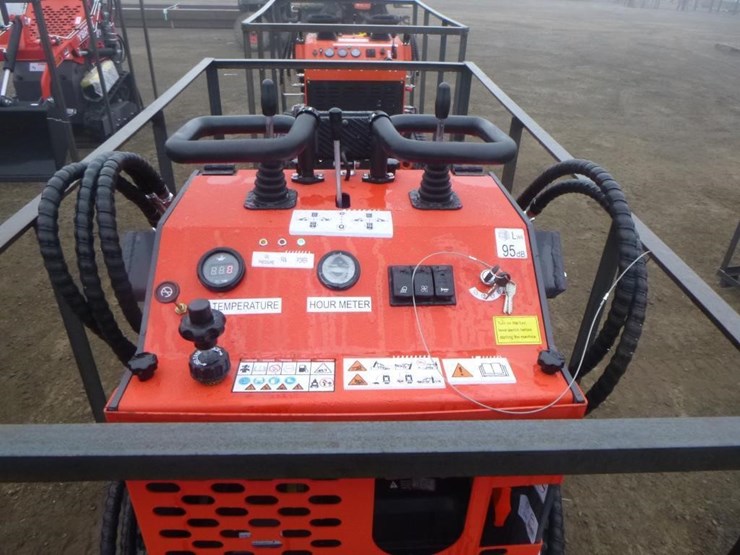 2025-agt-ysrt14-skid-steer-track-loader-image-12