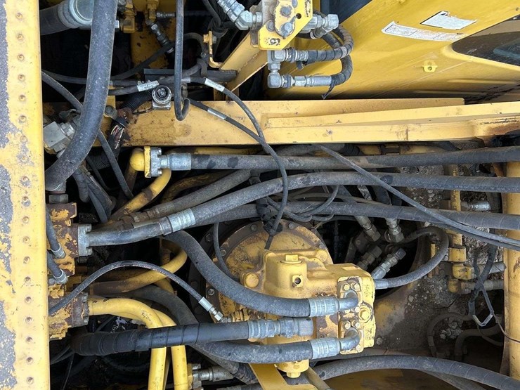 2013-komatsu-pc360-image-12