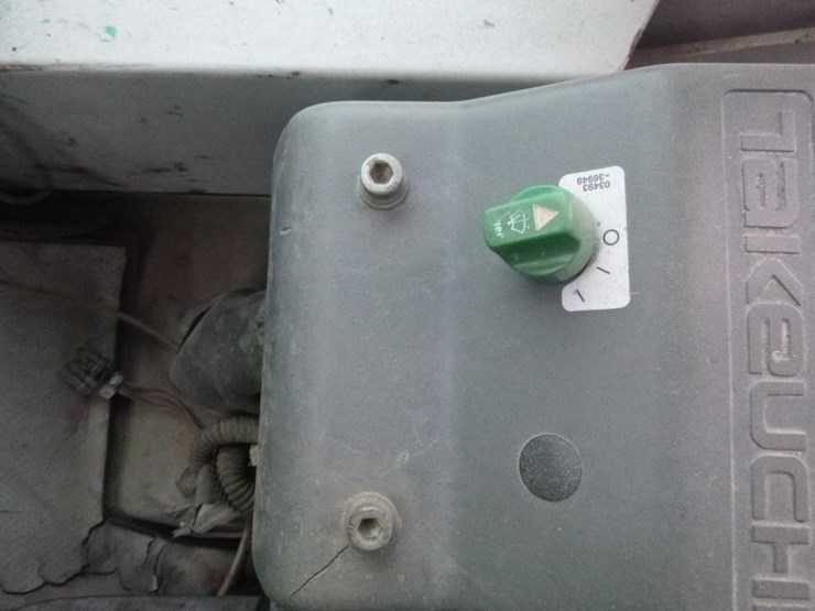 2012-takeuchi-tb180fr-image-15