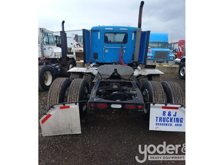 2018-peterbilt-567-image-2