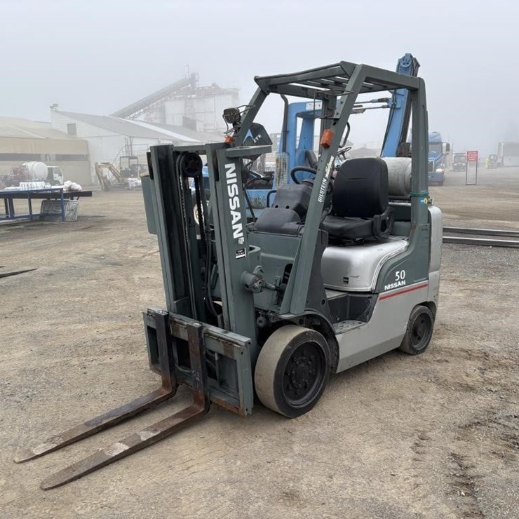 2005 NISSAN MCPL02A25LV