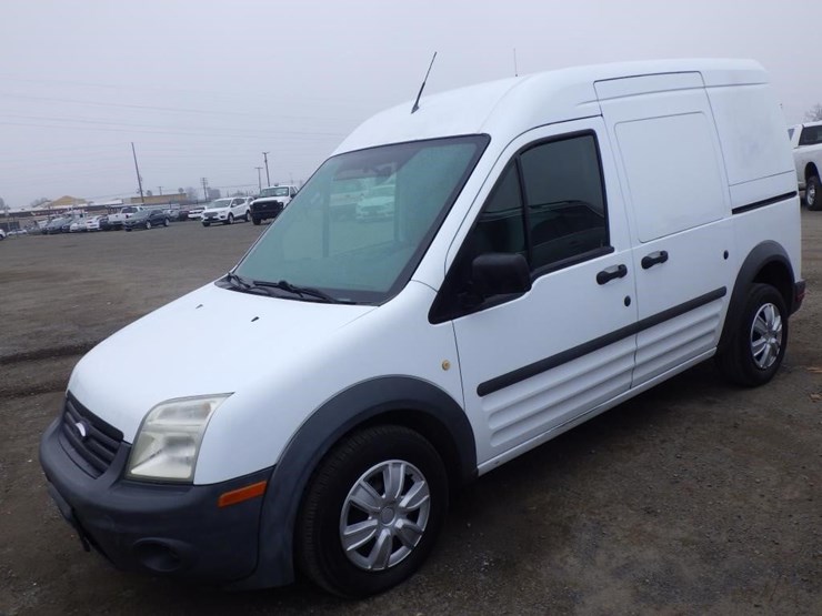 2010-ford-transit-connect-image-1