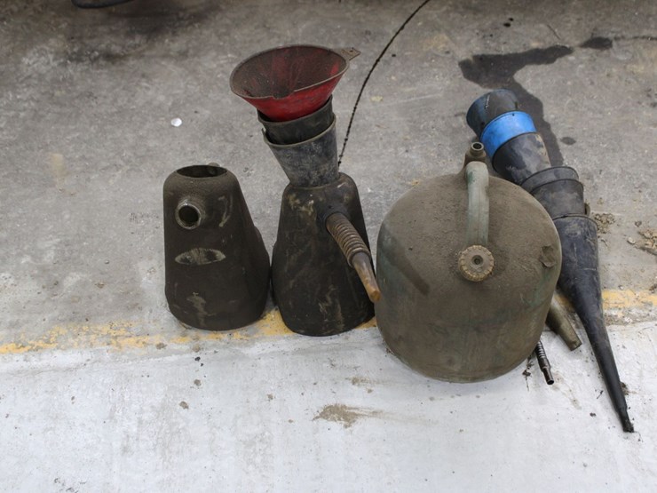 oil-jugs-and-funnels-image-1