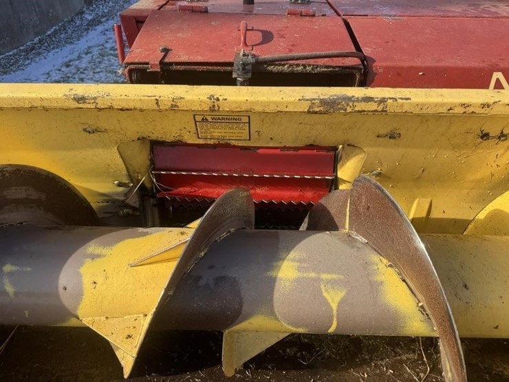 new-holland-790-image-9