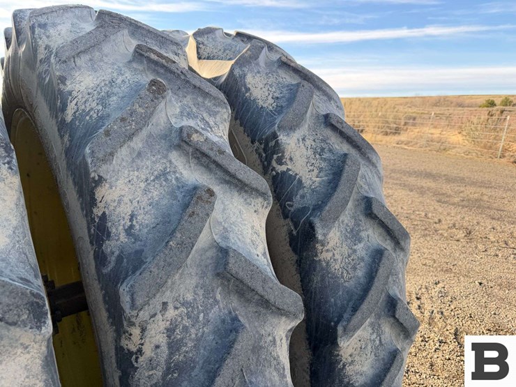 1997-john-deere-8300-image-40