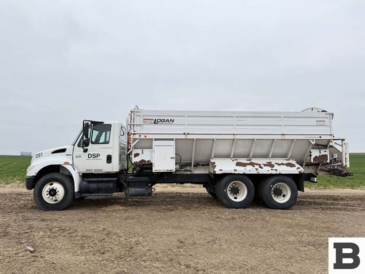 international-4400-image-3