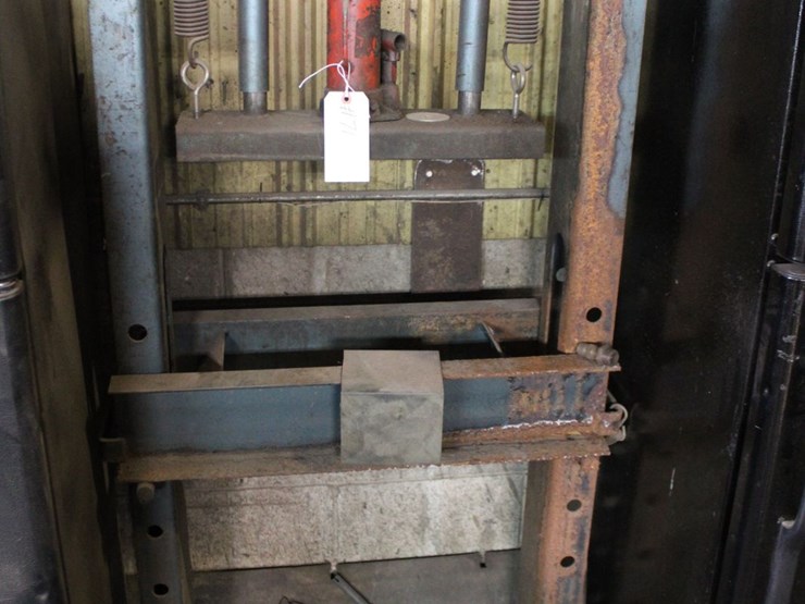 hydraulic-press-image-1