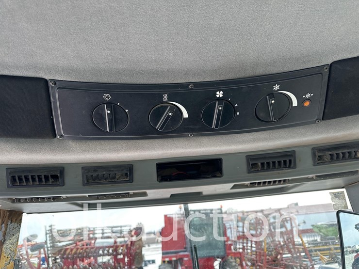 case-ih-8920-image-16