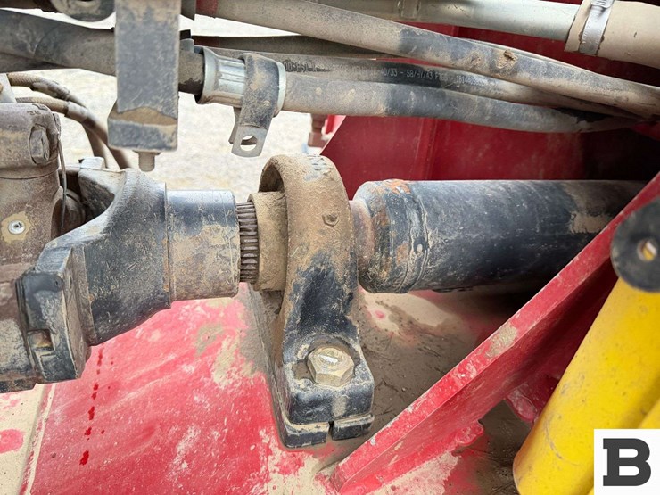 2014-case-ih-steiger-370-rowtrac-image-28