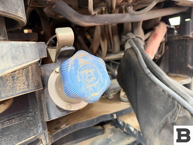 2014-case-ih-steiger-370-rowtrac-image-24