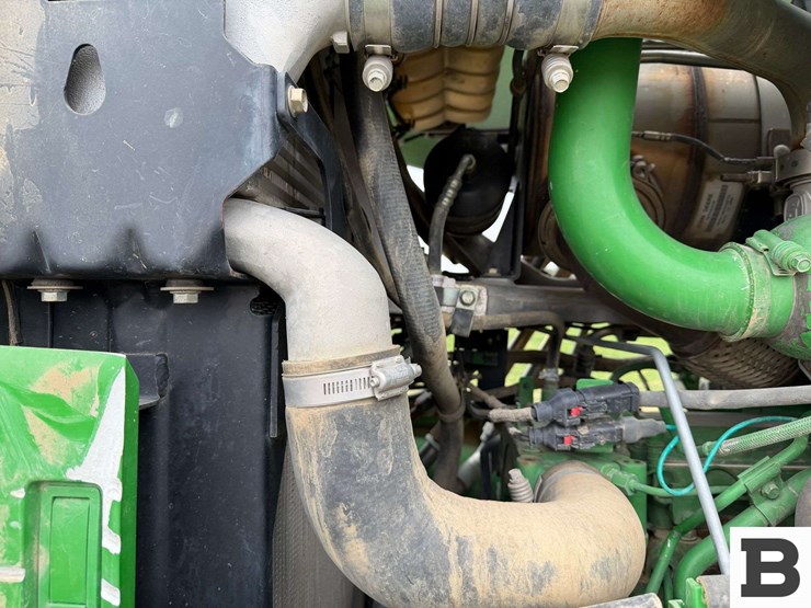 2012-john-deere-7215r-image-61