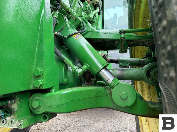 2012-john-deere-8335r-image-21