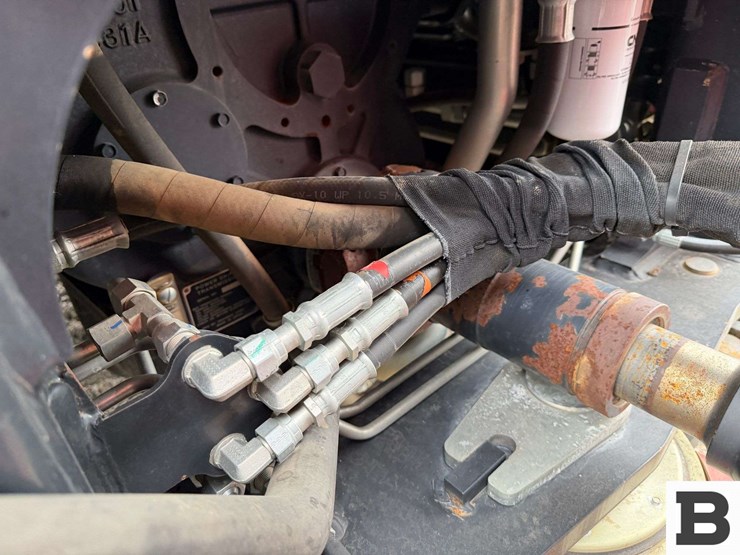 2012-case-ih-600-image-36