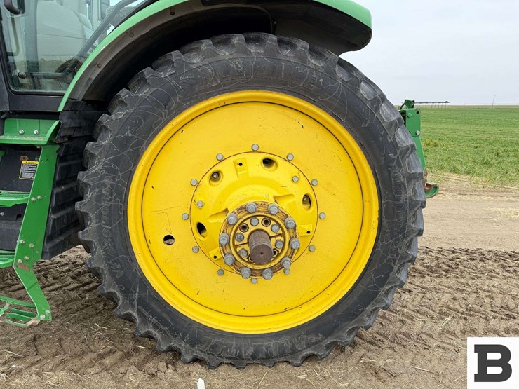 2012-john-deere-7215r-image-19