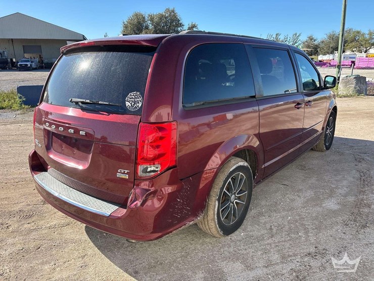 2017-dodge-grand-caravan-image-3