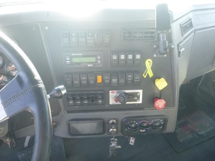 2008-western-star-4900-image-18