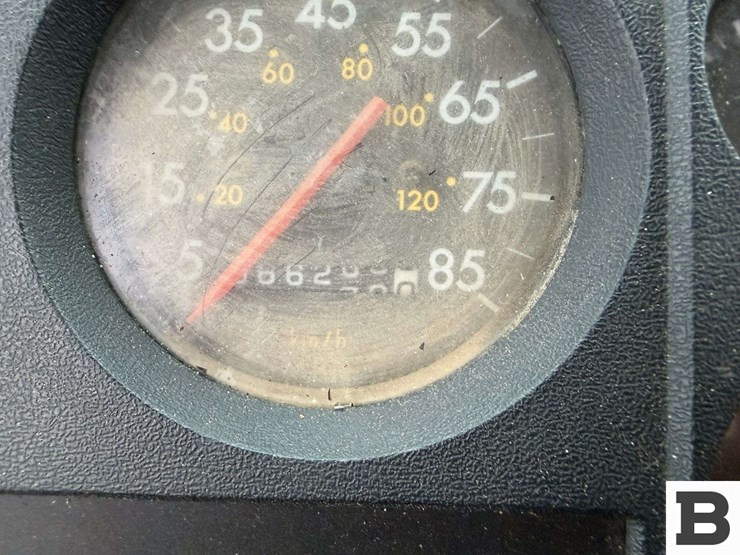 1996-freightliner-fl70-image-49