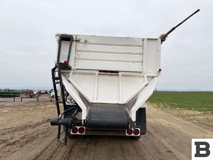 2003-international-7600-image-4